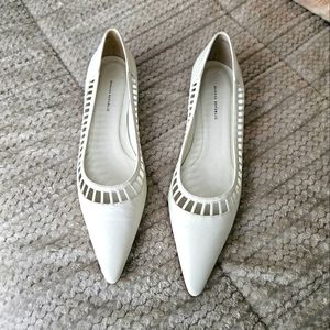 BANANA REPUBLIC | OFF WHITE KITTEN HEELS POINTED TOE SZ 7.5